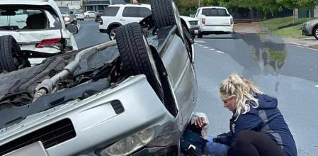 Una bombera embarazada se pone de parto en un accidente y salva a una víctima antes de dar a luz