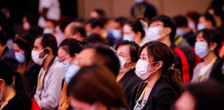 Un grupo de periodistas en una rueda de prensa celebrada el martes a las puertas del congreso de los comunistas chinos