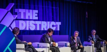 Pere Viñolas, Ismael Clemente, Enrique Martínez y Miguel Pereda, en una de las conferencias