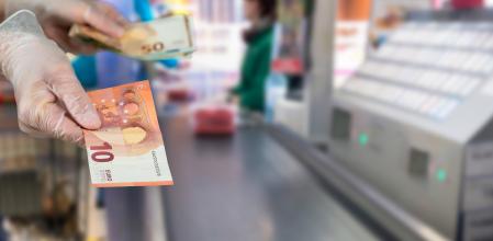 Sacar partido de cupones, muestras gratis y adoptar hábitos de consumo inteligentes puede marcar la diferencia a fin de mes