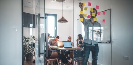 Independientemente del lugar en el que se desarrollan, el objetivo común de todos los programas de Becas Santander es es el fomento del aprendizaje continuo