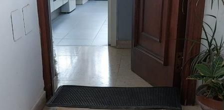 Un repartidor 'esconde' un paquete para un cliente que no estaba en casa y hace las delicias de Twitter