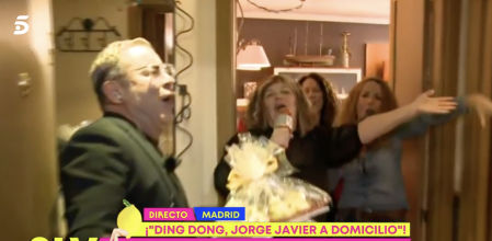El desatado recibimiento de unas espectadoras de 'Sálvame' a Jorge Javier al aparecer en su casa