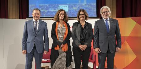 El presidente del Consell de Patrocinadors del SBEES y presidente de Agbar, Àngel Simón, la experta en humanismo tecnológico Cristina Colom, la periodista Glòria Marín y el presidente de Foment del Treball, Josep Sánchez Llibre
JOAN MATEU PARRA - FOMENT DE TRE
27/10/2022