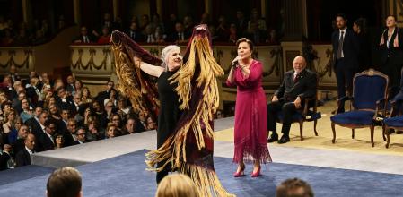 María Pagés y Carmen Linares cantaron y bailaron