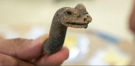 Una de las piezas de cerámica recuperadas del sitio de Tayasal (Guatemala)