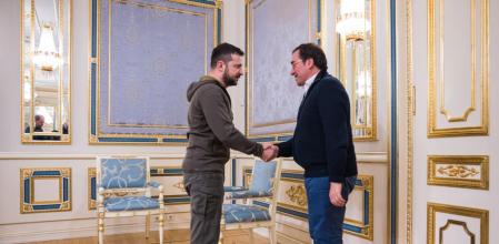 El ministro de Exteriores español, José Manuel Albares, fue recibido en Kyiv por el presidente ucraniano Volodomir Zelensky