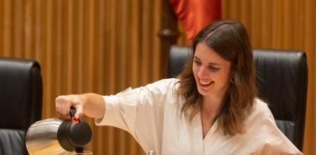 La ministra de Igualdad, Irene Montero, en la Comisión de seguimiento y evaluación de los Acuerdos del Pacto de Estado en materia de Violencia de Género, en el Congreso de los Diputados, a 2 de noviembre de 2022, en Madrid (España). Durante su comparecencia, Irene Montero ha informado sobre las medidas de impulso e implementación de los acuerdos del Pacto de Estado contra la violencia de género, entre otros asuntos.
02 NOVIEMBRE 2022;MADRID;ACUERDOS;PACTO ESTADO;CONGRESO DE LOS DIPUTADOS
Eduardo Parra / Europa Press
02/11/2022