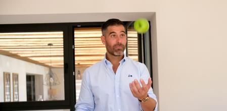 El dietista Pablo Ojeda y la influencer Virginia Troconis, autores del libro ̈Comida, vamos a llevarnos bien”