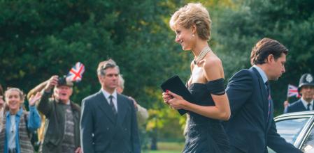 Elizabeth Debicki encarna a Diana Spencer en la quinta temporada.