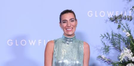 Eugenia Osborne en el baile de máscaras de The Glow Filter