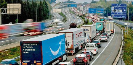 FOTO ALEX PRIMERA FASE DE LA OPERACION SALIDA DE SEMANA SANTA. RESTRICCIONES COVID. EN LA FOTO LA B 30 AP 7 A LA ALTURA DE SANT CUGAT 2021/03/26