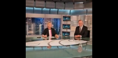 Jesús Calleja presenta Informativos Telecinco junto a Pedro Piqueras