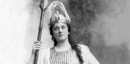 Lillian Nordica como la valkiria Brunilda en una representación de 1898 de la ópera ‘El anillo del nibelungo’, de Richard Wagner.
