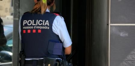 El conseller de Interior, Joan Ignasi Elena, interviene en esta charla sobre cómo acercar los Mossos a la ciudadanía y proteger a las personas vulnerables

Suscríbete a nuestro canal: http://bit.ly/suscribeteLV

Lee esta y más historias en https://www.guyanaguardian.com/

Síguenos en:
Instagram: https://www.instagram.com/lavanguardia/
Twitter: https://twitter.com/LaVanguardia
Facebook: https://es-la.facebook.com/LaVanguardia