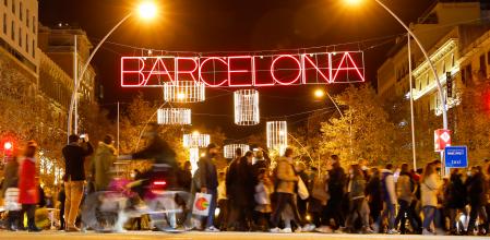 La Gran Via vuelve a iluminarse con el montaje lumínico estrenado el año pasado