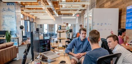 Muchas de las compañías que están incorporando este horario son empresas tecnológicas.