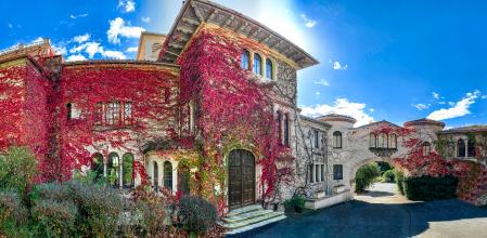Fachada del hotel Brindos, Lac & Chateau en Anglet (Francia), un hotel cinco estrellas recientemente inaugurado