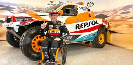 Isidre Esteve, con su Toyota Hilux T1+