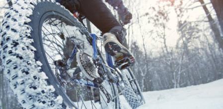Si te preparas correctamente es posible disfrutar mucho los días de frío en bicicleta.