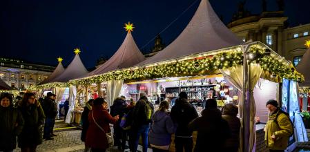 No es Londres ni Viena: el mercado navideño más icónico se encuentra a dos horas de Barcelona y cuenta con un Papá Noel de 18 metros de altura