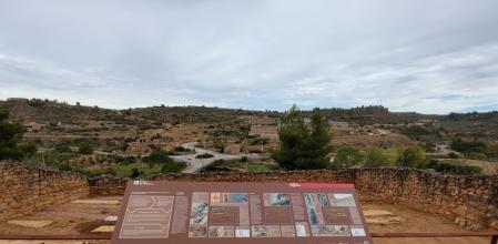 Panel informativo instalado en el cementerio viejo del Soleràs