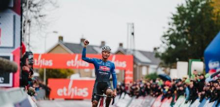 El ciclista holandés volvía al Mundial de ciclocrós para darlo todo