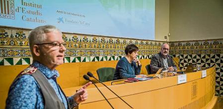 28 - 11 - 2022 / Barcelona / Presentació de les noves paraules del DIEC (Diccionari de l'Institut d'Estudis Catalans) A l’acte intervindran Mercè Lorente, secretària de la Secció Filològica i membre de la Comissió de Lexicografia, i Magí Camps i Màrius Serra, membres d’aquesta mateixa secció / foto: Llibert Teixidó