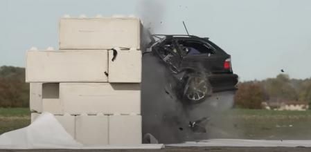 El impacto de un coche a 150 km/h&nbsp;