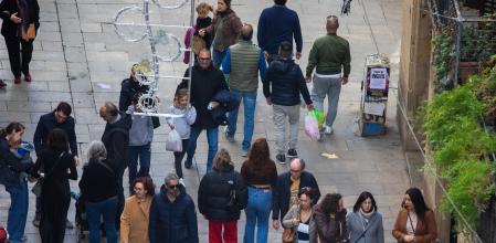 El tráfico peatonal en las zonas comerciales de Barcelona este Black Friday se ha estancado respecto al 2021