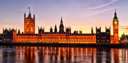 El palacio de Westminster, en Londres, sede de las dos cámaras parlamentarias británicas