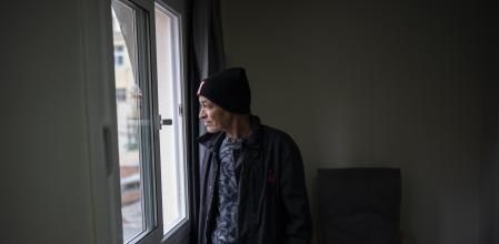 Omar, usuario de la nueva Llars Tere Villagrasa, de la Fundació Arrels en el barrio del Poblenou. Este nuevo equipamiento puede alojar hasta 10 personas sin techo. 
Barcelona. 2/12/2022. 
Foto: Joan Mateu Parra