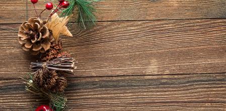 Las piñas son muy versátiles para distintas decoraciones navideñas.