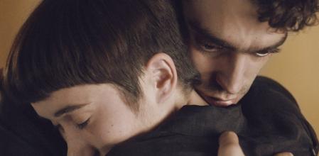 Zoe Stein y Nacho Sánchez en 'Mantícora'