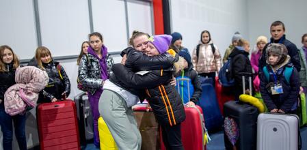 53 niños y niñas de ucrania pasarán las navidades con familias de acogida valencianas