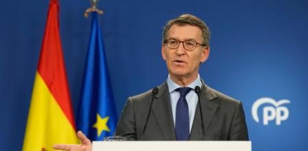 El presidente del PP, Alberto Núñez Feijóo, compareció ante los medios de comunicación en la sede del PP, tras la decisión del Tribunal Constitucional