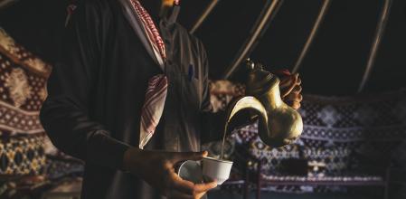 Visitar el país más grande de Oriente Medio y empaparse de su cultura es una posibilidad con Viajes El Corte Inglés