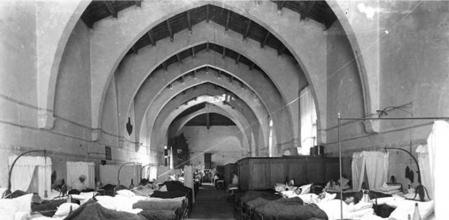 Uno de los pabellones del Hospital de la Santa Creu.