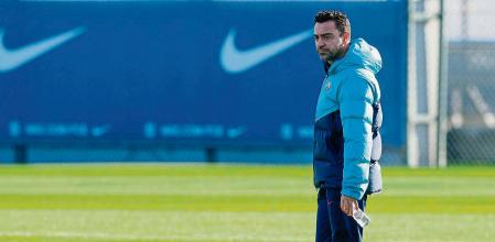 GRAFCAT4514 Sant Jaon Despí (BARCELONA) 23/12/2022.- El entrenador del FC Barcelona, Xavi Hernández, durante entrenamiento realizado esta mañana en la Ciudad Deportiva del club para preparar el regreso a la Liga de fútbol, tras el parón invernal con motivo del pasado Campeonato Mundial de Qatar. EFE/Enric Fontcuberta
