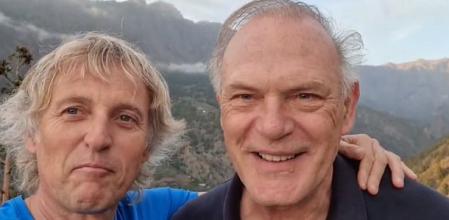 Jesús Calleja y Pedro Piqueras durante el rodaje de 'Planeta Calleja' en La Palma