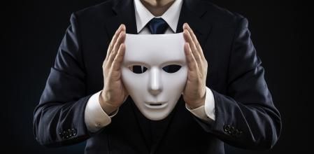 Tanto el psicópata como el sociópata carecen de empatía y son manipuladores.