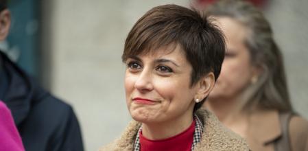 La ministra de Política Territorial y portavoz del Gobierno, Isabel Rodríguez, visita el mercado de abastos de Ciudad Real, a 4 de enero de 2023, en Ciudad Real, Castilla La-Mancha (España). El mercado de abastos o plaza de abasto se denominaban a aquellas instalaciones cerradas, y normalmente cubiertas, situadas en lugares próximos al centro de las ciudades donde existía un comercio minorista de alimentos perecederos como carnes, pescado, frutas, hortalizas y otros artículos de primera necesidad.
04 ENERO 2023;ISABEL RODRÍGUEZ;CIUDAD REAL;CASTILLA LA MANCHA;MERCADO DE ABASTOS
Eusebio García del Castillo   / Europa Press
04/01/2023
