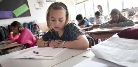 FOTO: ROSER VILALLONGA - BARCELONA/ 07.05.2012 - LOS ALUMNOS DE 6Âº CURSO DE PRIMARIA DE LA ESCOLA VIROLAI (CARRER DE CEUTA, S/NÂº) REALIZAN LAS PRUEBAS DE EVALUACION DE EDUCACION PRIMARIA.