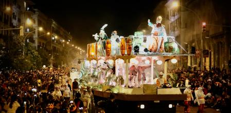 La ciudad de España donde los reyes tiran además de caramelos... Mojama