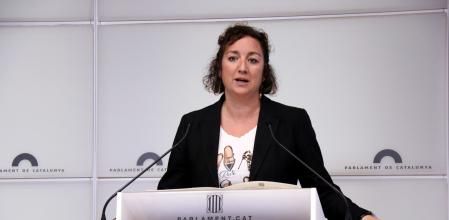 La portavoz del PSC, Alícia Romero, en una atención a los medios en el Parlament.