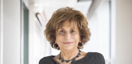 La abogada y feminista Magda Oranich charla con Francesc Marc Álvaro y Javier Melero.