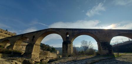 Pont Vell de Manresa sobre el río Cardener.
