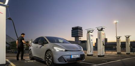 Las baterías de los coches eléctricos conservan una capacidad de carga por encima del 90% tras recorrer 120.000 km&nbsp;