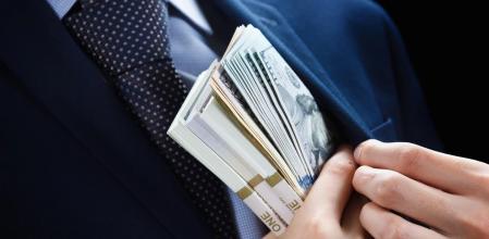 La historia del hombre que estafó más de 1,6 millones de dólares enamorando a ancianas para sacarles dinero