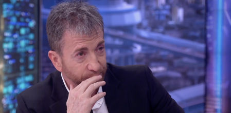 Pablo Motos, muy emocionado al escuchar la historia de amor de Miguel Ángel Revilla con su mujer